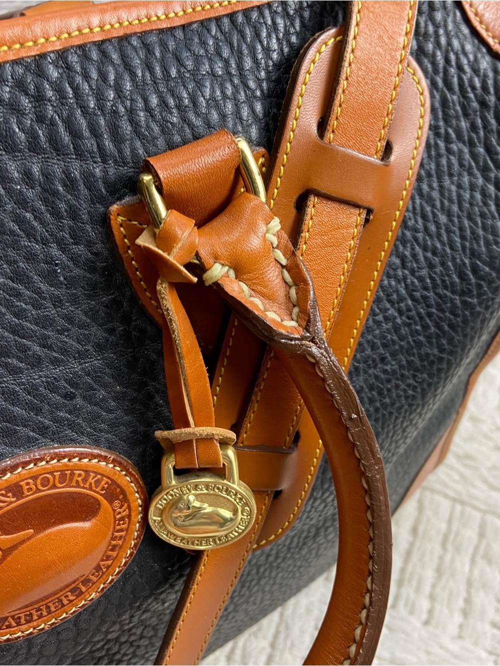 Vintage Dooney & Bourke Gladstone Satchel Bag British Tan Black Large - Picture 2 of 15